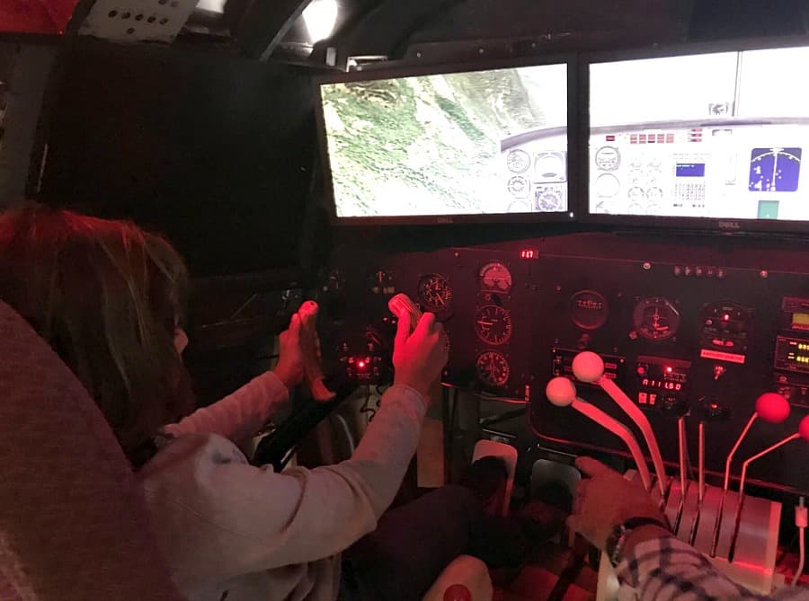 texada-aerospace-camp-flight-simulator