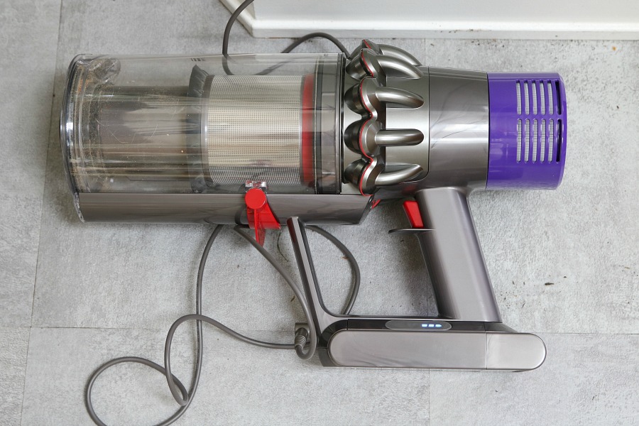 Dyson Cyclone V10 Cordfree Vacuum Urban Mommies