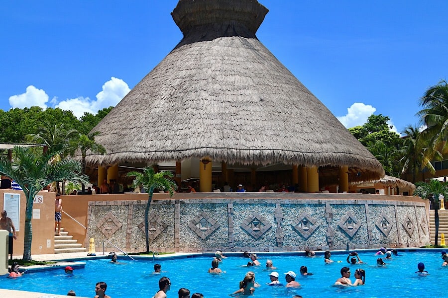 Pool Bar Viva Azteca