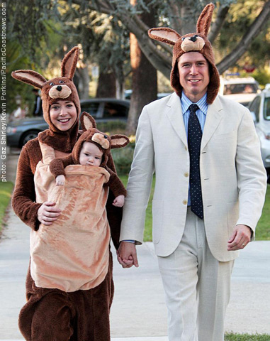 Kangaroo Family Halloween Costume Alyson Hannigan
