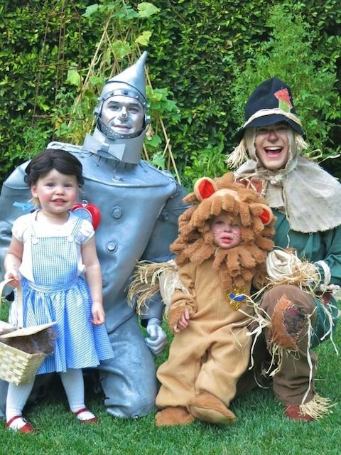 Neil Patrick Harris Wizard Of Oz Family Halloween Costume