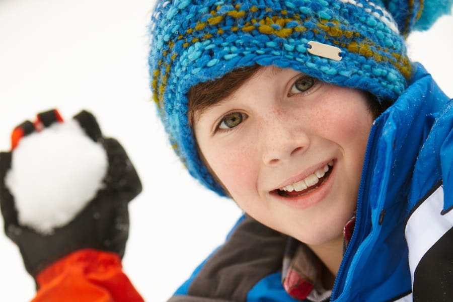 5 ways to stay fit as a family in winter