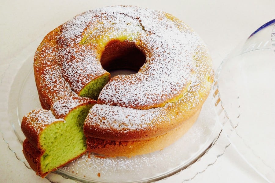 Magically Delicious Green Pistachio Cake