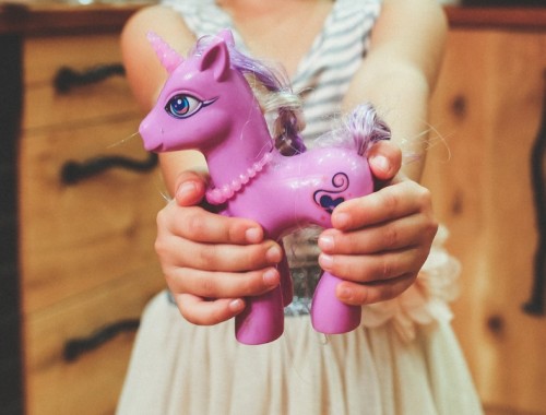 Here are 7 tips to encourage kids to clean their bedrooms, without raising your voice or losing your mind: