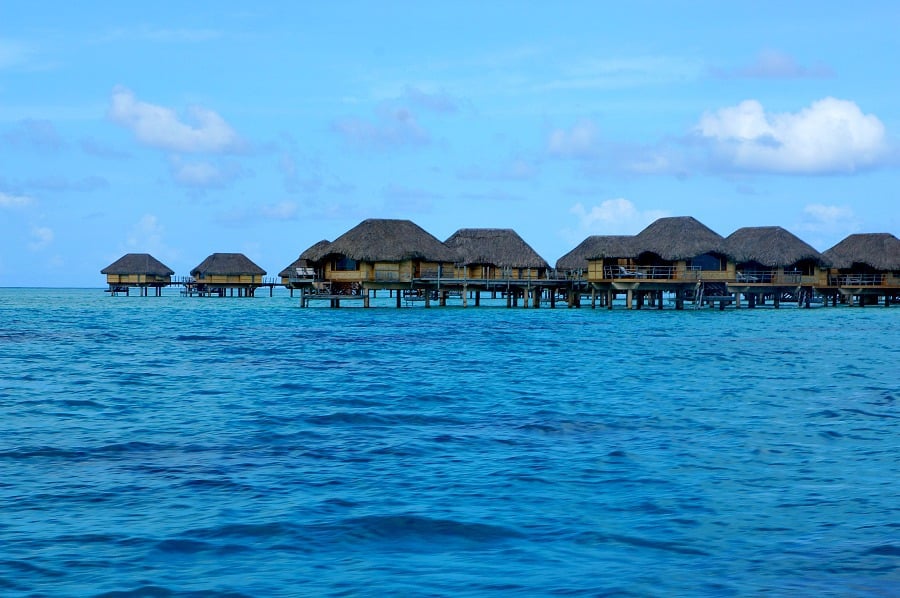 le-tahaa-over-water-bungalows